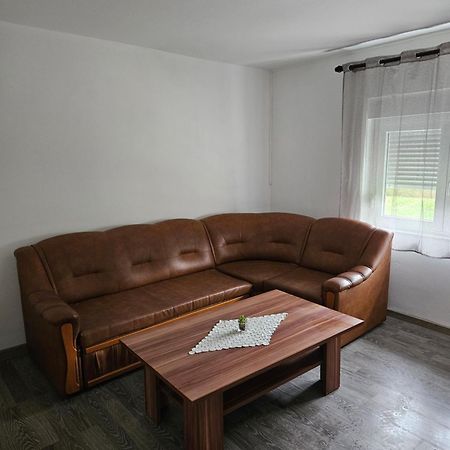 Apartman Mile - Holiday House Смолянаць Екстер'єр фото