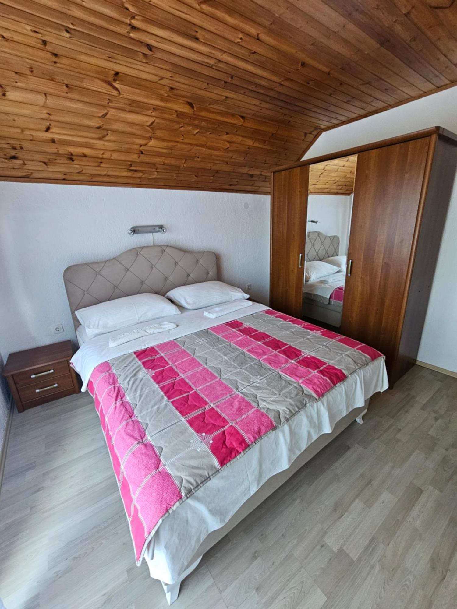 Apartman Mile - Holiday House Смолянаць Екстер'єр фото